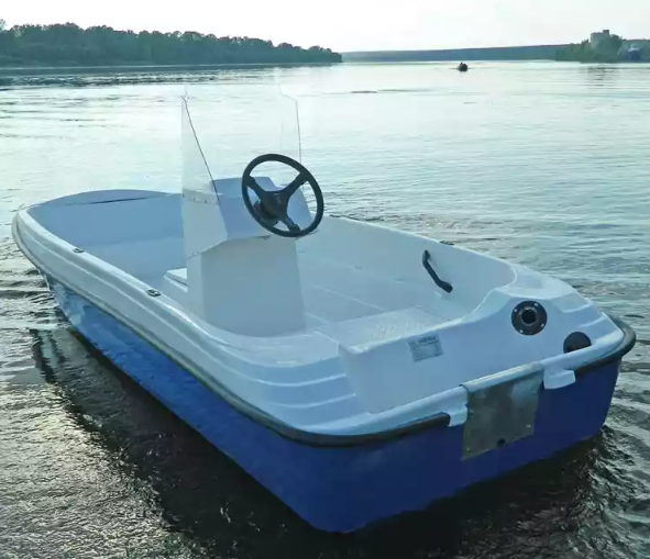 Стеклопластиковая лодка Пингвин с консолью (тримаран) в Коврове