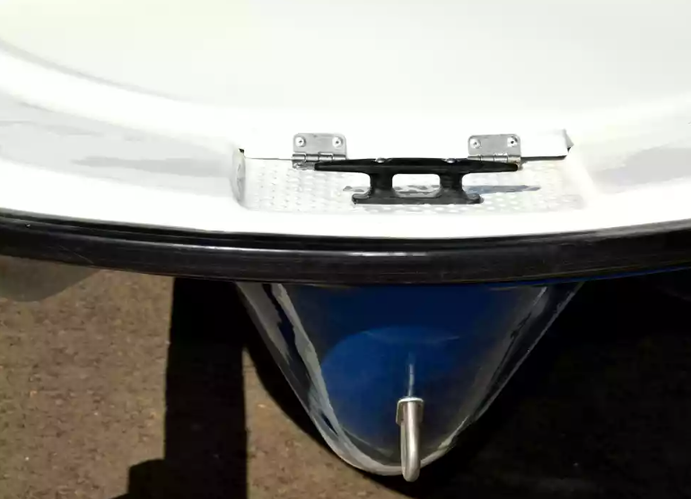 Стеклопластиковая лодка Пингвин с консолью (тримаран) в Коврове