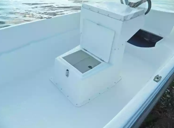 Стеклопластиковая лодка Пингвин с консолью (тримаран) в Коврове