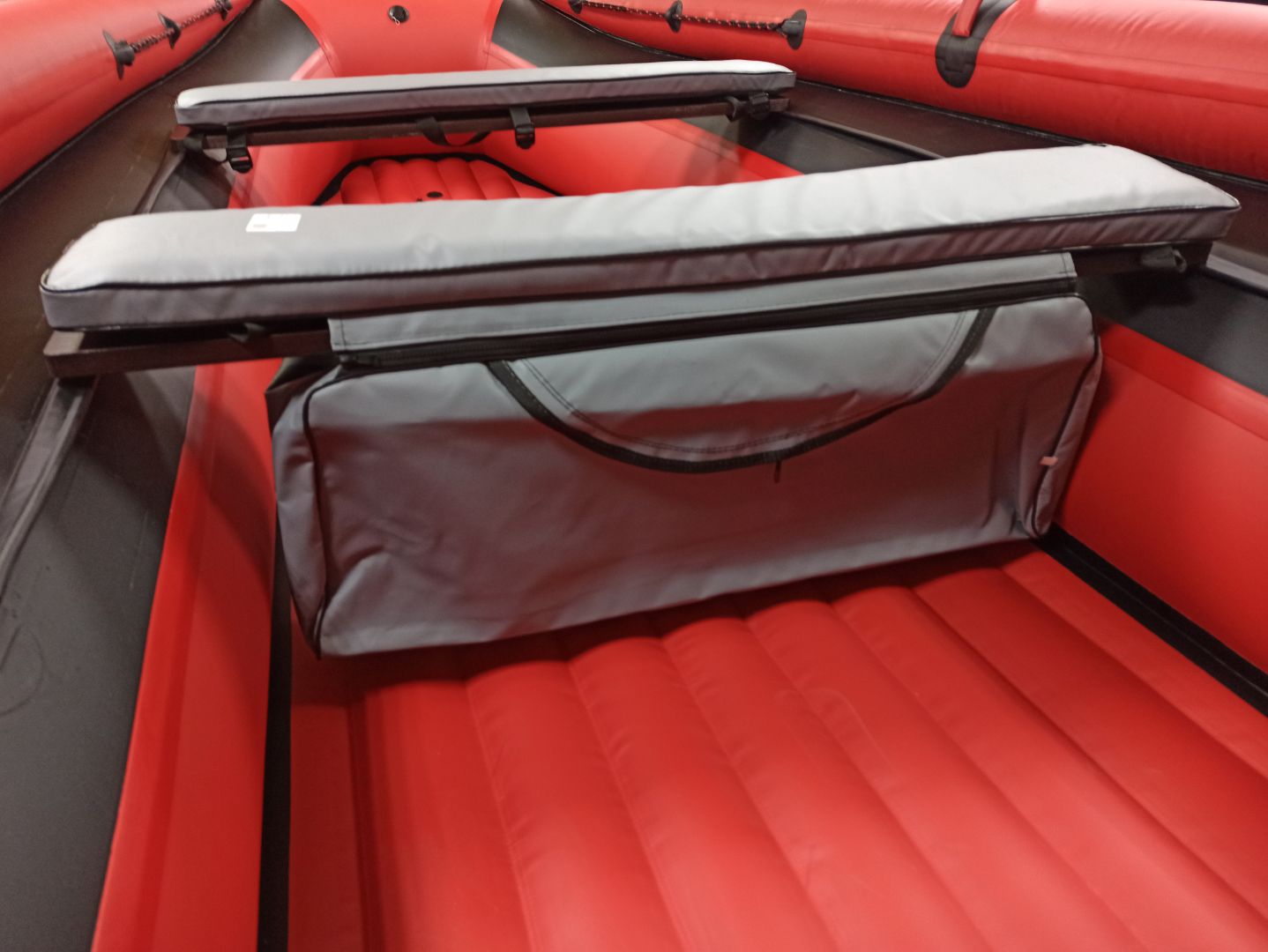 КОМПЛЕКТ МЯГКИХ НАКЛАДОК С СУМКОЙ ДЛЯ ЛОДОК 110Х20 СЕРЫЙ в Коврове