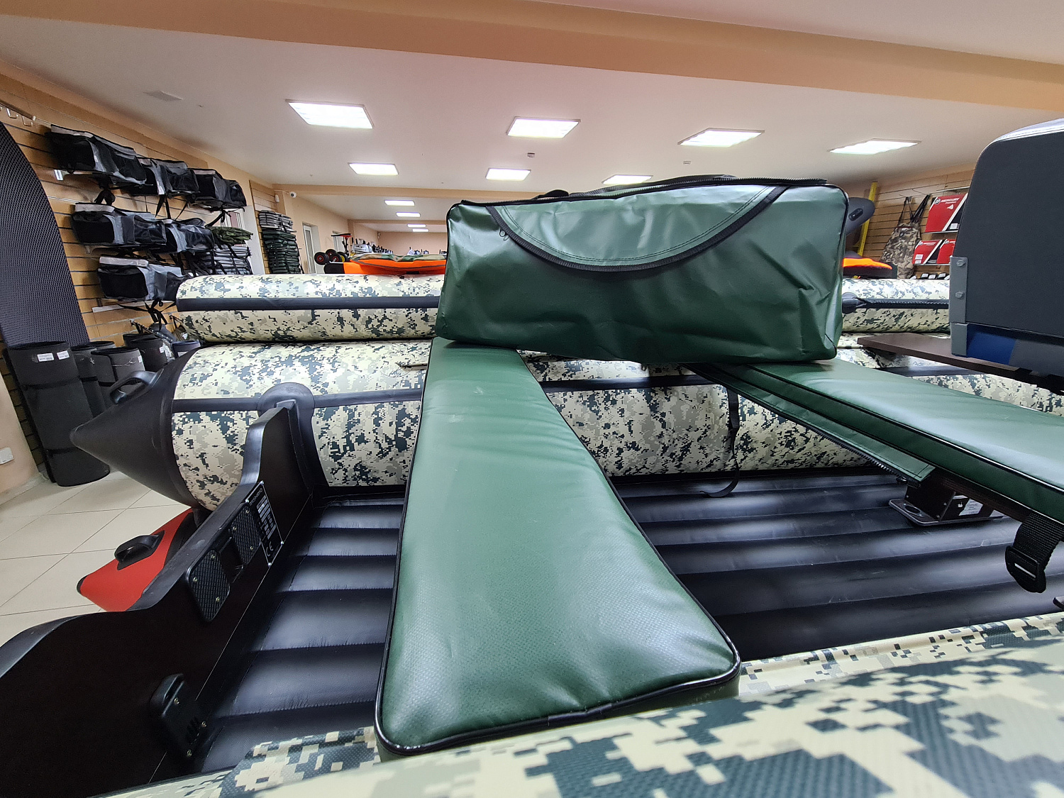 КОМПЛЕКТ МЯГКИХ НАКЛАДОК С СУМКОЙ ДЛЯ ЛОДОК 110Х20 ЗЕЛЕНЫЙ в Коврове